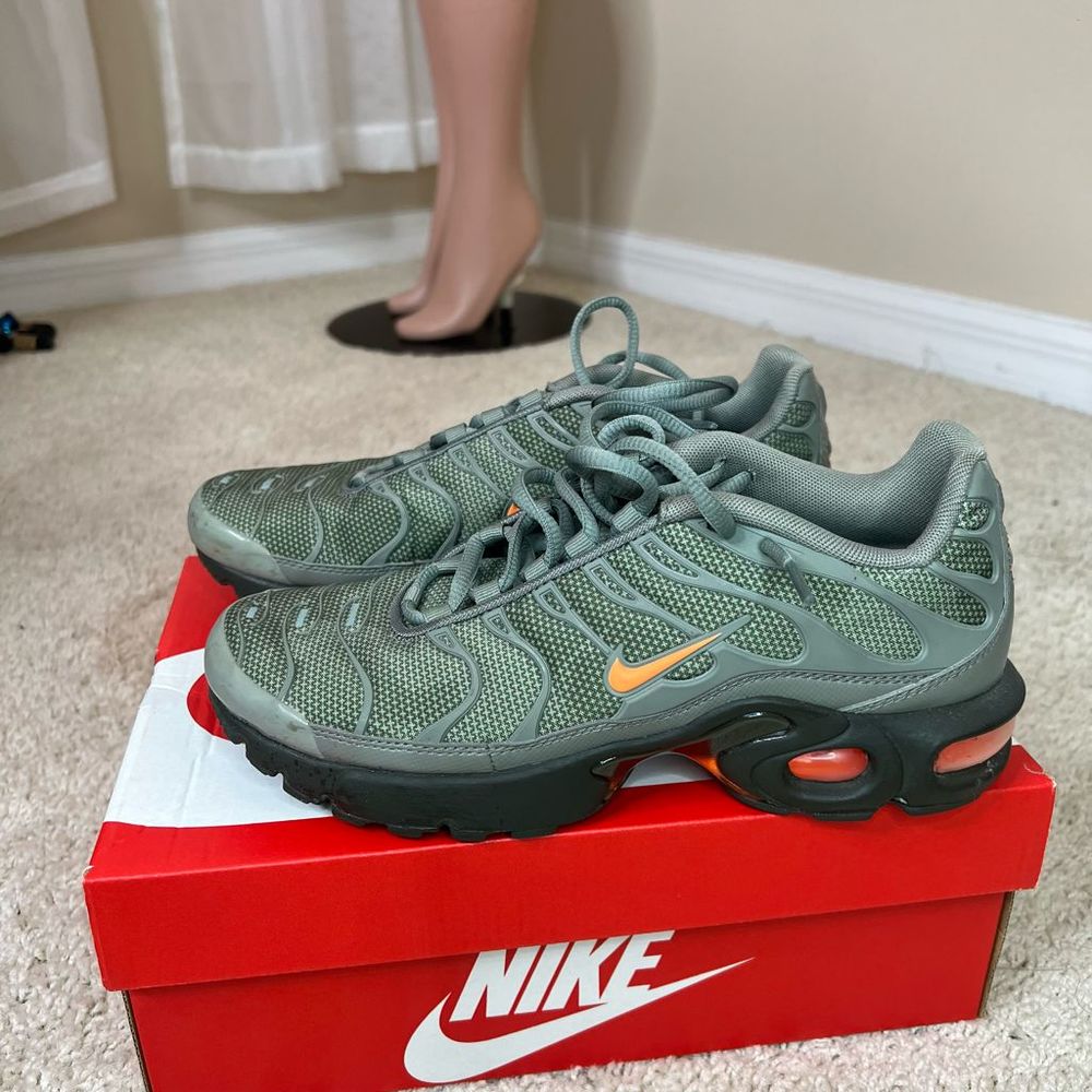 Nike Olive green Orange air max plus